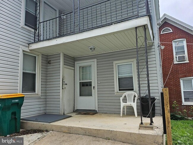 Building Photo - 258 Ringgold St