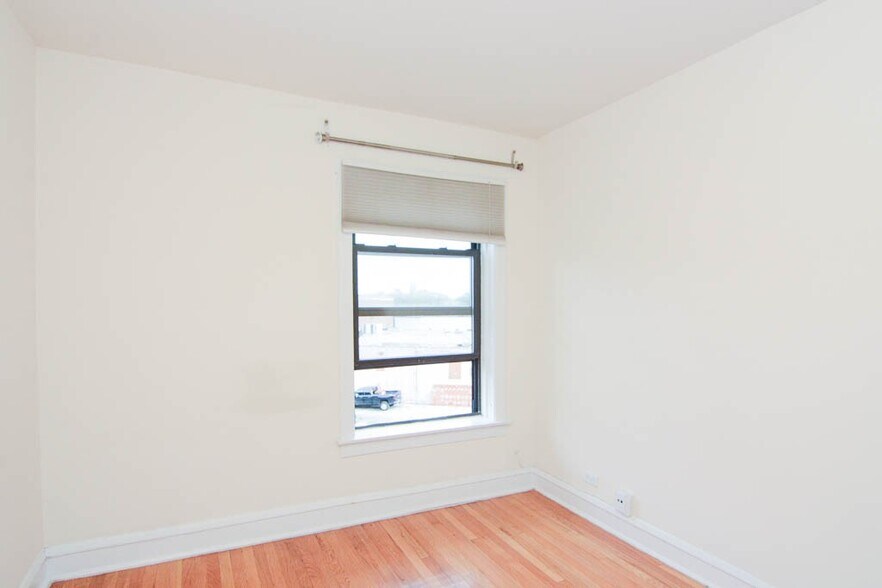 Building Photo - 2651 N Spaulding Ave