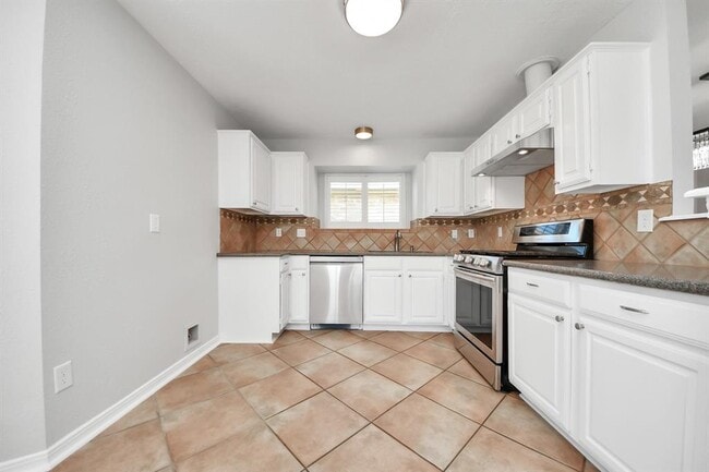 Building Photo - 12407 Meadow Ridge Dr