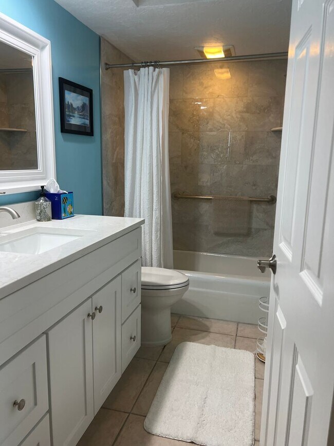 Building Photo - GREAT PRICE!  Gulf Horizon, Gulf Front, 2BR/2BA 1st Floor Condo