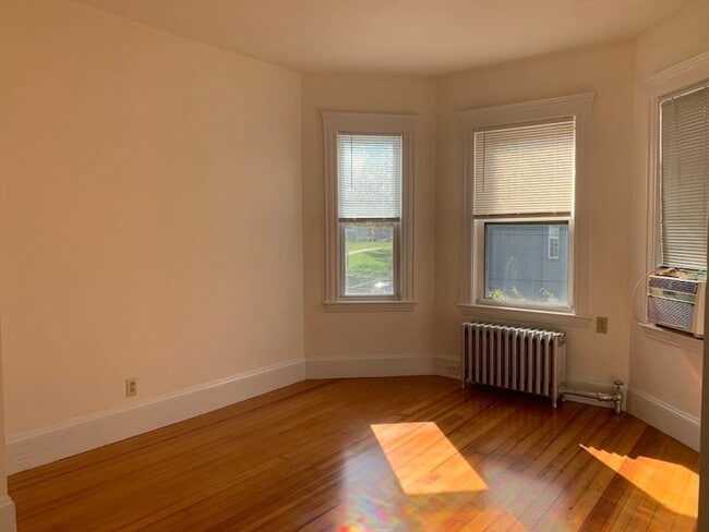 Building Photo - 52 Percival St