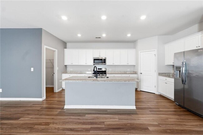 Building Photo - 21 Golden Eagle Pkwy