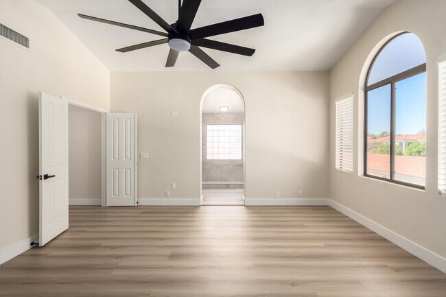 Building Photo - 1630 S Lemon