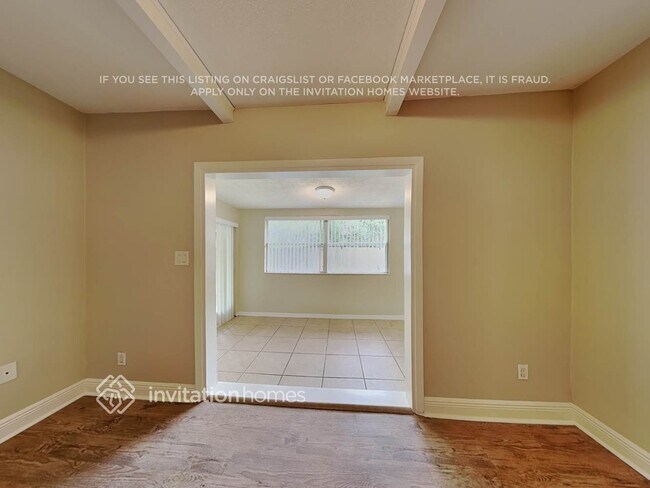 Building Photo - 384 St Dunstan Way