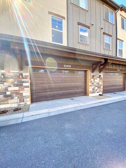 Building Photo - 10439 S Beetdigger Blvd