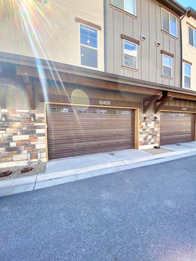 Building Photo - 10439 S Beetdigger Blvd