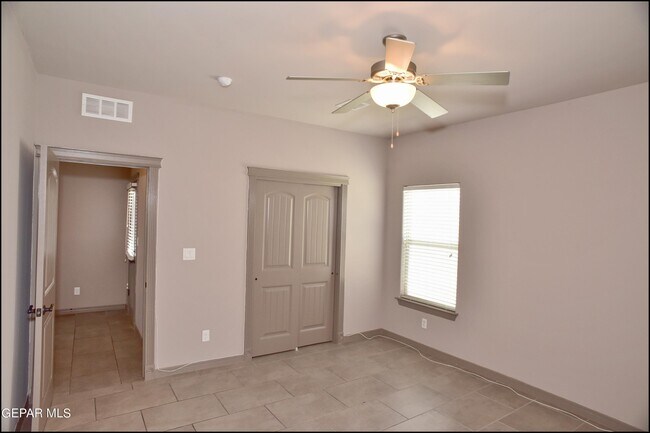 Building Photo - 14373 High Rock Dr