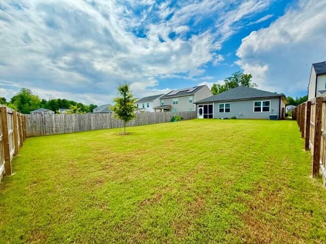 Building Photo - 2015 Waycross Ln