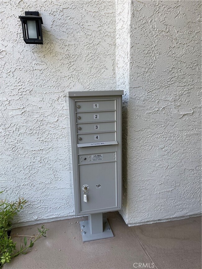 Building Photo - 4714 Park Granada