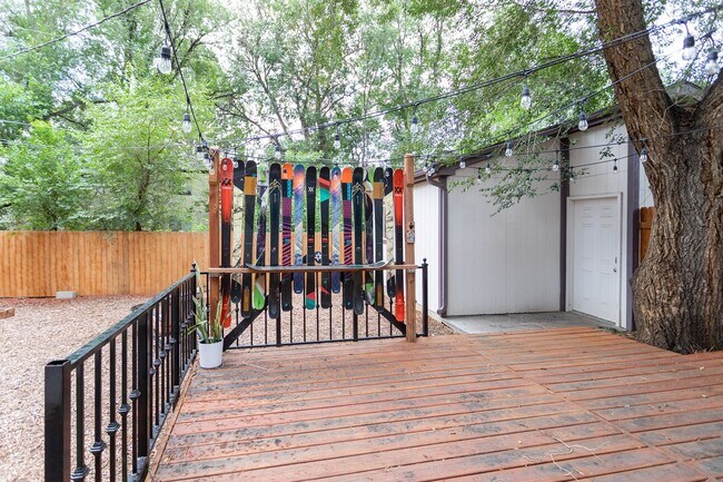 Building Photo - Beautiful 2-Bedroom, 2-Bath Home in Desirable Southwest Colorado Springs!