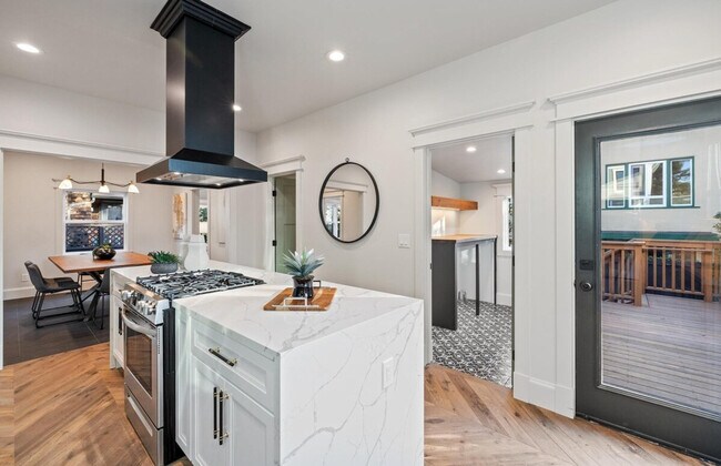 Building Photo - 1807 Martin Luther King Jr Way