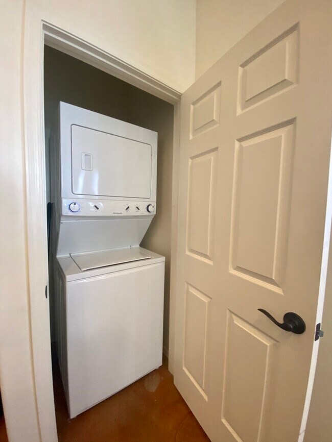 Building Photo - FOR RENT / Pre-Leasing