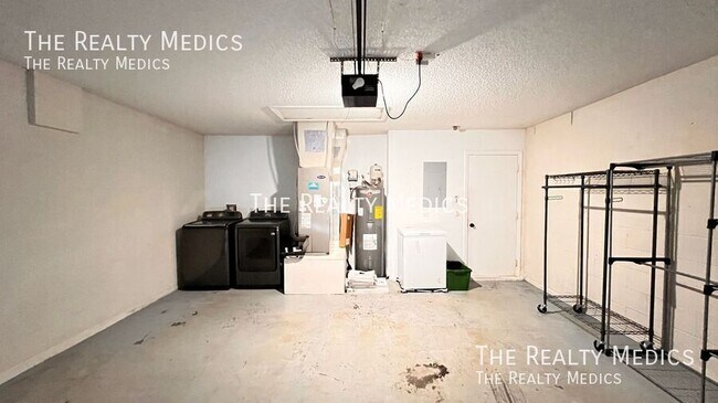 Building Photo - 2132 Falkner Rd