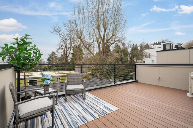 Building Photo - 34 W Cremona St