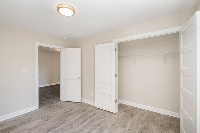 Building Photo - 417 W Coffee St