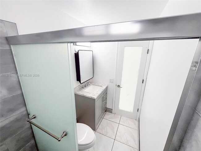 Building Photo - 3423 SW 3rd St