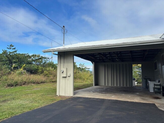 Building Photo - Gorgeous Four Bedroom / Two Bathroom On Usable Acreage