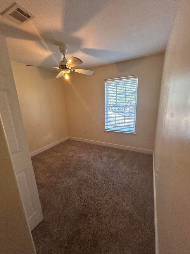 Building Photo - 70 Cypress Ln