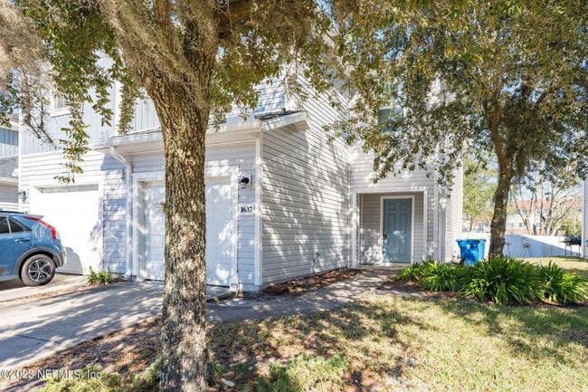 Building Photo - 3 bedroom in Jacksonville FL 32218