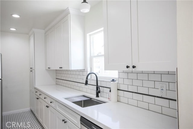 Building Photo - 1040 W Almond Ave