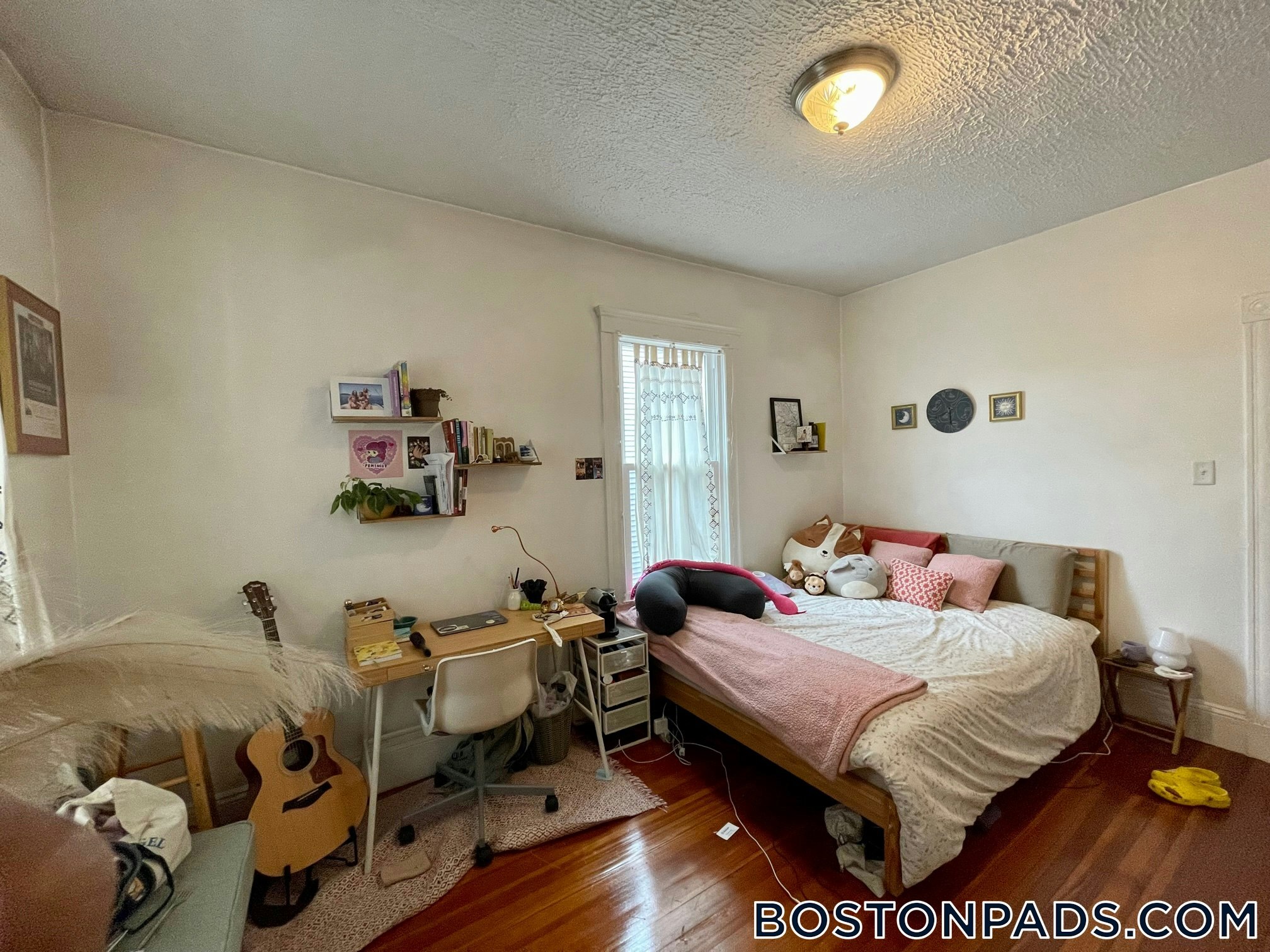 Building Photo - 162 Kelton St