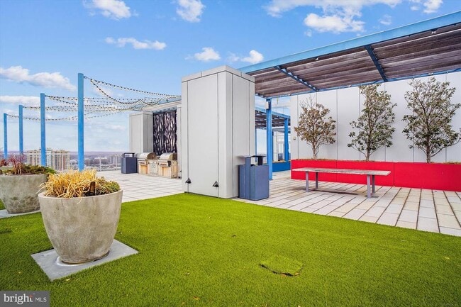 Building Photo - 930 Rose Ave