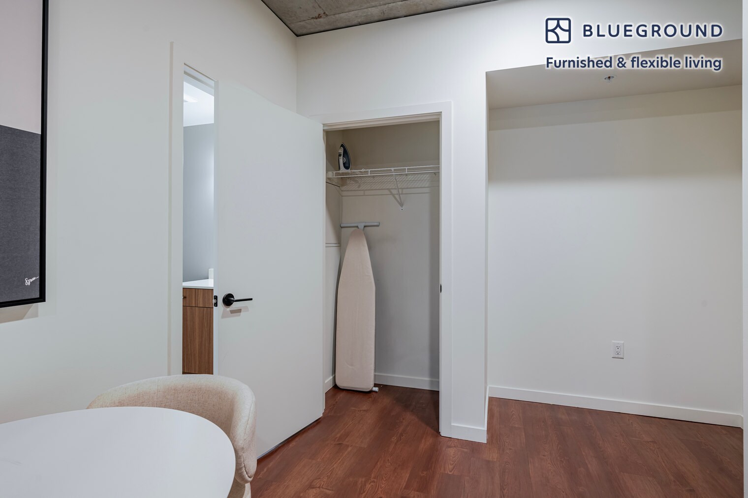 Building Photo - 624 Yale Ave N