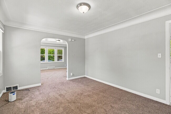 Building Photo - 11867 Elmdale St