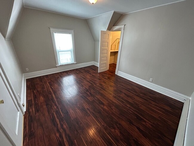 Building Photo - 922 E Ermina Ave