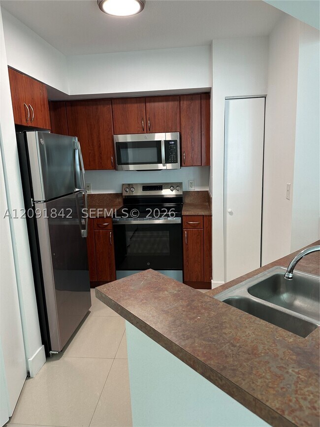 Building Photo - 9201 Collins Ave