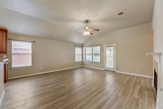 Building Photo - 834 Dark Horse Ln