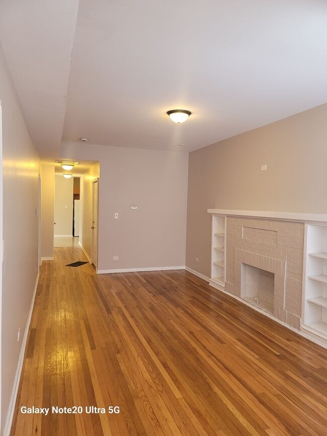 Building Photo - 1423 S Drake Ave