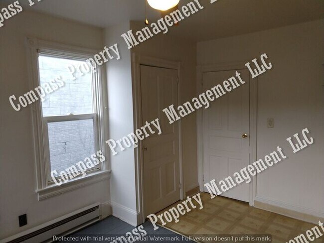 Building Photo - $595 - Efficiency Apartment - Coatesville