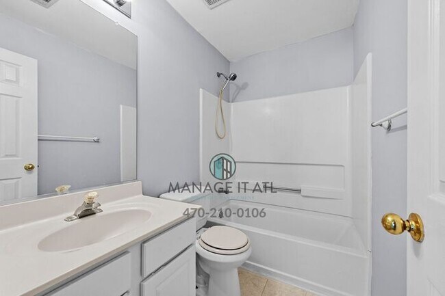 Building Photo - 2-bedroom, 2.5-bathroom Condominium in the heart of Peachtree Corners