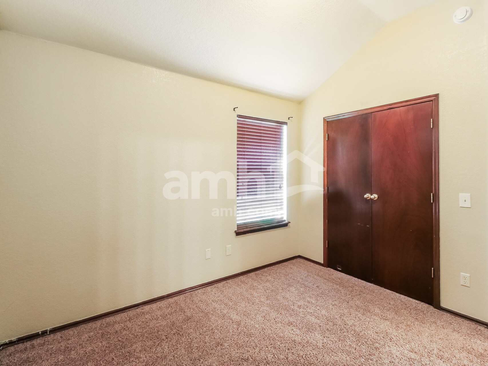 Building Photo - 16237 Everglade Ln