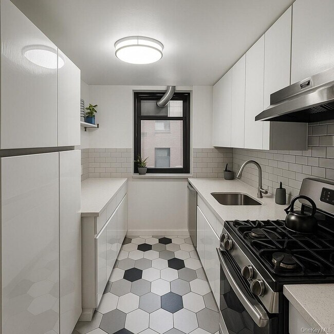 Building Photo - 109-33 71st Rd