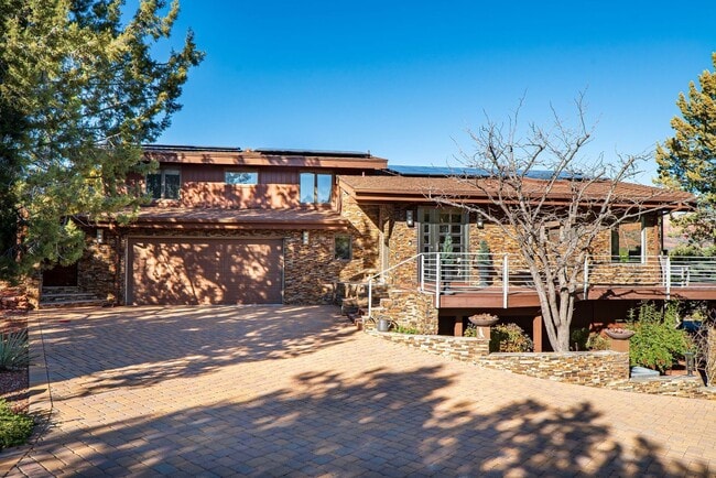 Building Photo - FURNISHED 6-12 MONTH LEASE - WEST SEDONA - GATED COMMUNITY