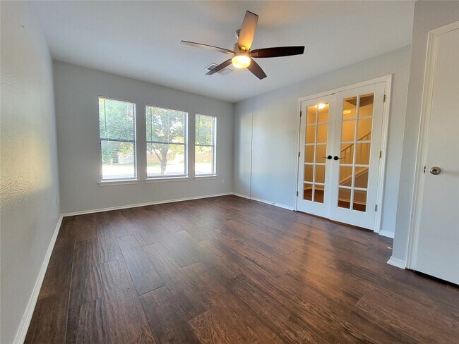 Building Photo - 809 Dogwood Trail