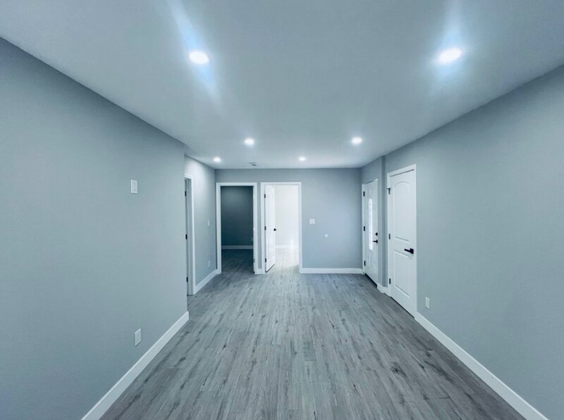 Building Photo - 2437 Cochran Ave