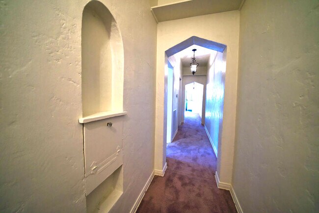 Building Photo - 415 N Ogden Dr