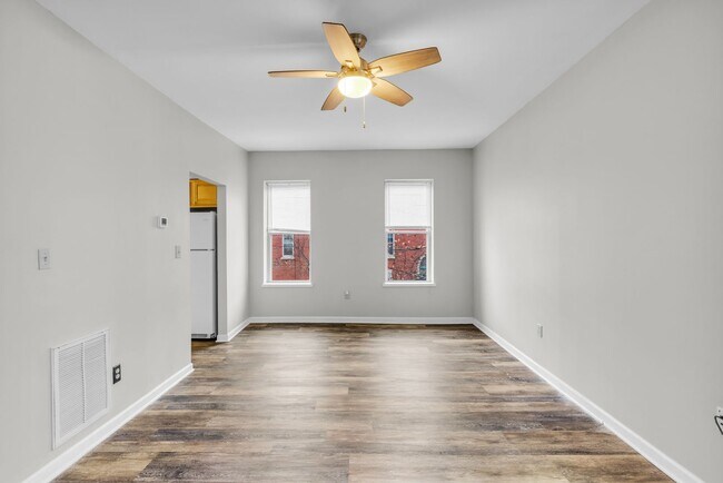 Building Photo - 147 N 10th St