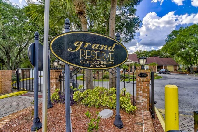 Building Photo - 8605 Mallard Reserve Dr