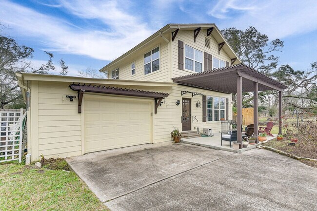 Building Photo - 5313 Palm Dr