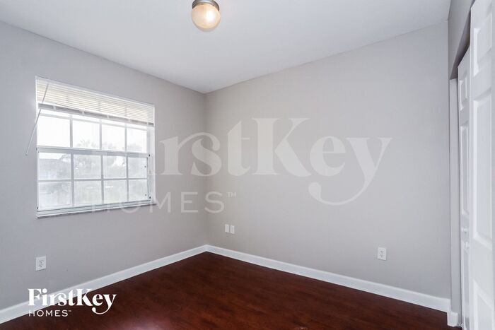 Building Photo - 2503 NE 41st Pl