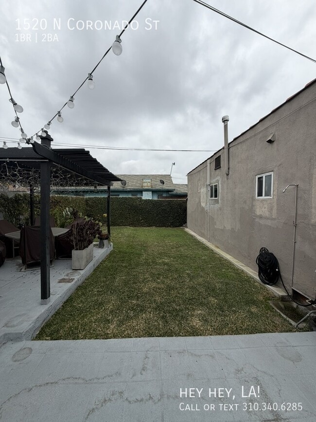 Building Photo - 1520 N Coronado St