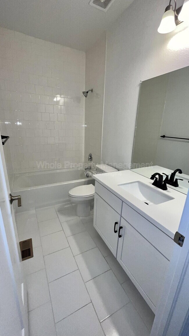 Building Photo - 5782 Saddle Skirt St