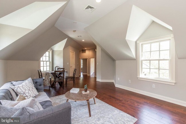 Building Photo - 2115 Pony Trail Dr