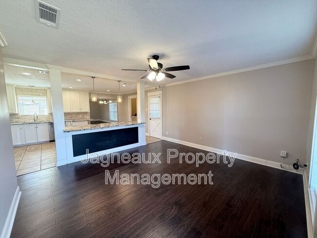 Building Photo - 2528 St Joseph St