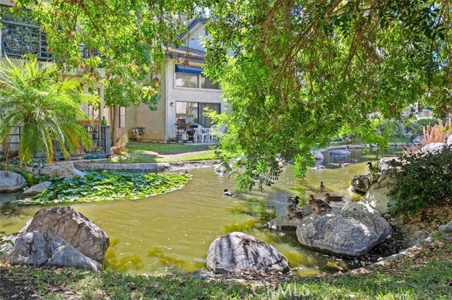 Building Photo - 5704 Skyview Way