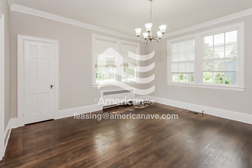 Building Photo - 3295 S Perry St